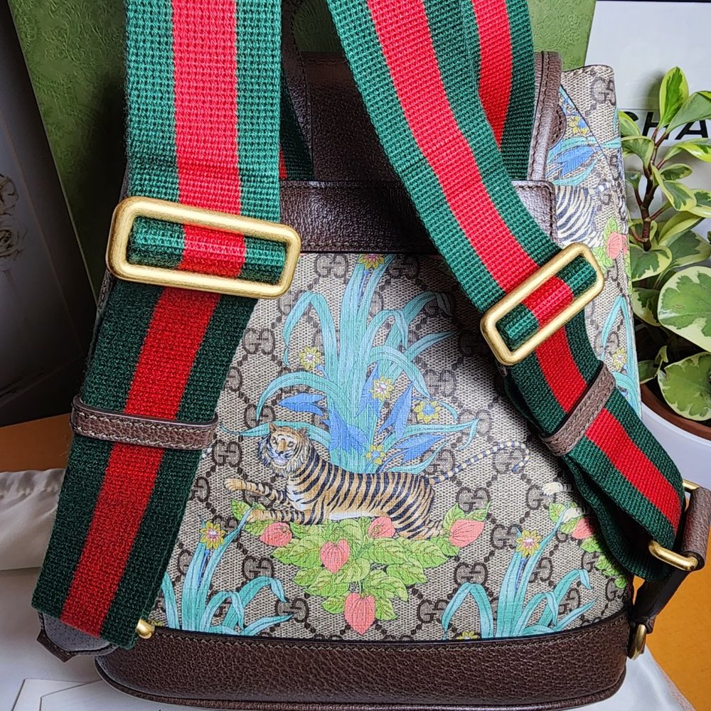 Backpack - Picture 14 of 16